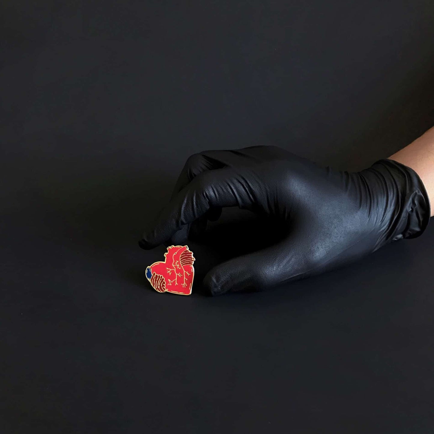 Heart Enamel Pin - PINSKILLS